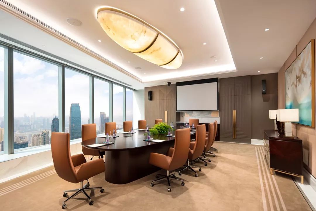 在重庆之巅，住云端奢居吃米其林大餐，刷新山城奢华新高度！