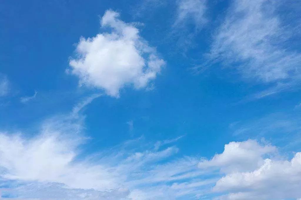 昆明滇池湖畔的美景美的让人陶醉,滇池的落日依旧那么美