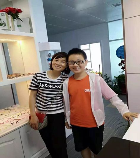 儿童眼睛手术政府补贴,家长摘孩子眼镜