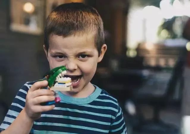 国庆出行哪种物品不能带上飞机,旅行坐飞机不可以带哪些东西