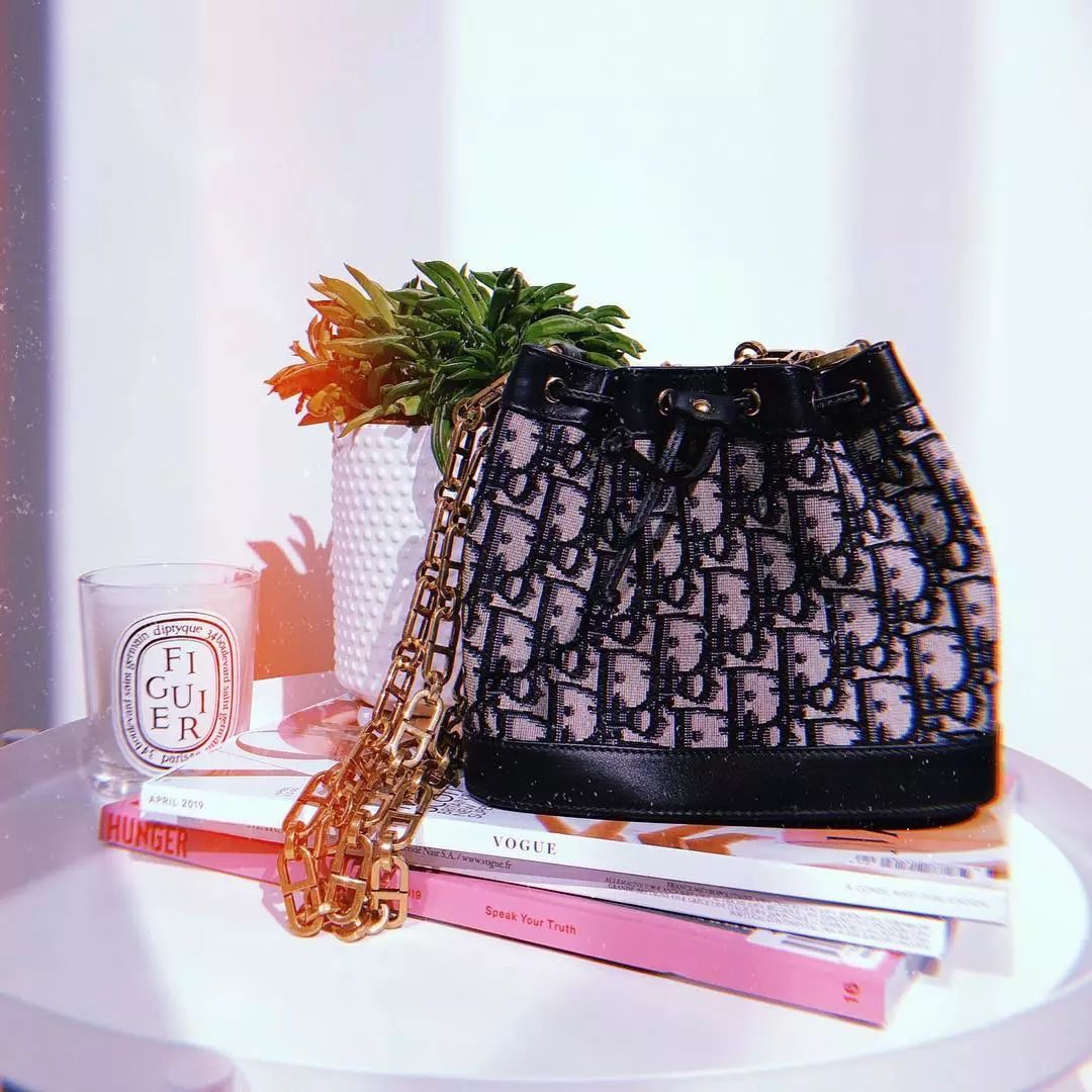 杨幂再次带火最新单品,杨幂最近带货