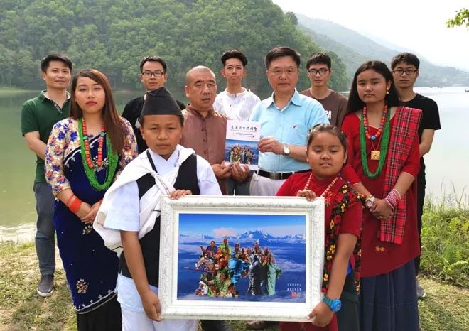 不丹尼泊尔哪个古老,雪山王国尼泊尔不丹