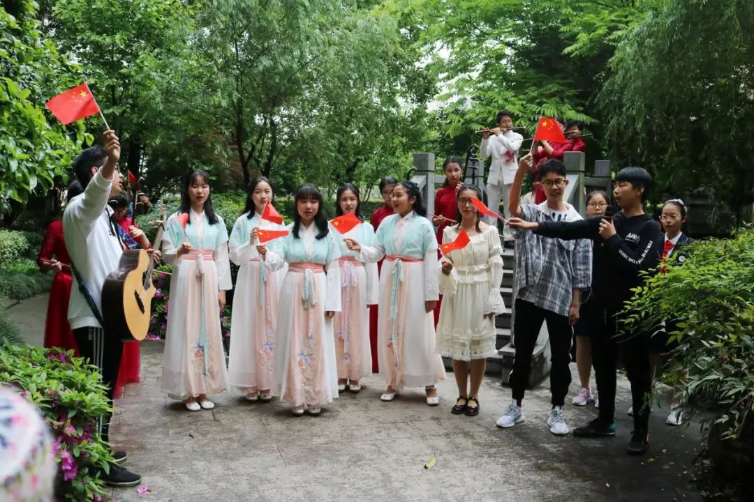 快乐体验快乐成长,快乐体验成长绘画二年级