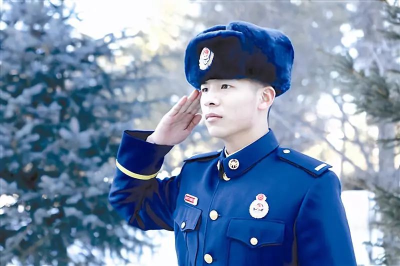 一个森林消防站有多少人,三个森林消防员