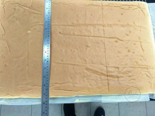 奶油奶冻蛋糕卷 (奶冻蛋糕卷如何做)