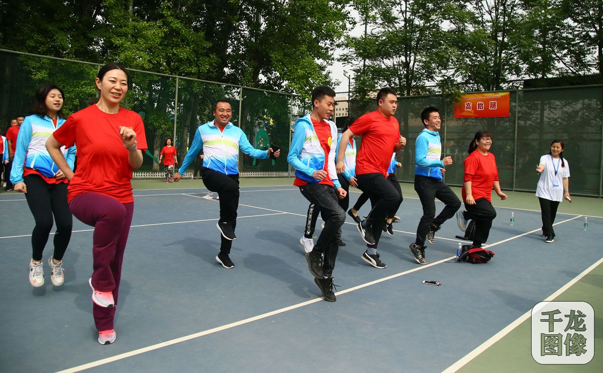 奥林匹克体育中心为来京建设者送上健身大礼包3000人前去领取