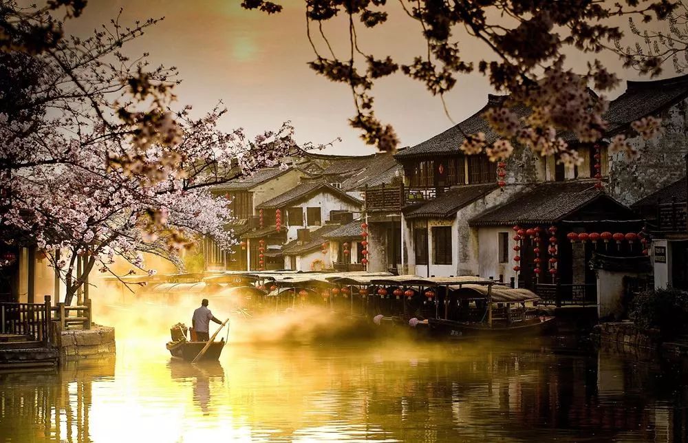 诗脸谱|艾诺依：一颗心，和桃花同时盛开