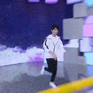 青春这个东西一文不值,青春这东西好像怎样看都会被辜负