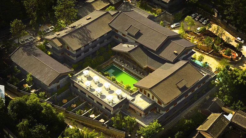 从丽江到茨中:菜场买恶魔果实、修道院酿酒士、高原油泼面……开启了无数的第一次|香格里拉环线(上)