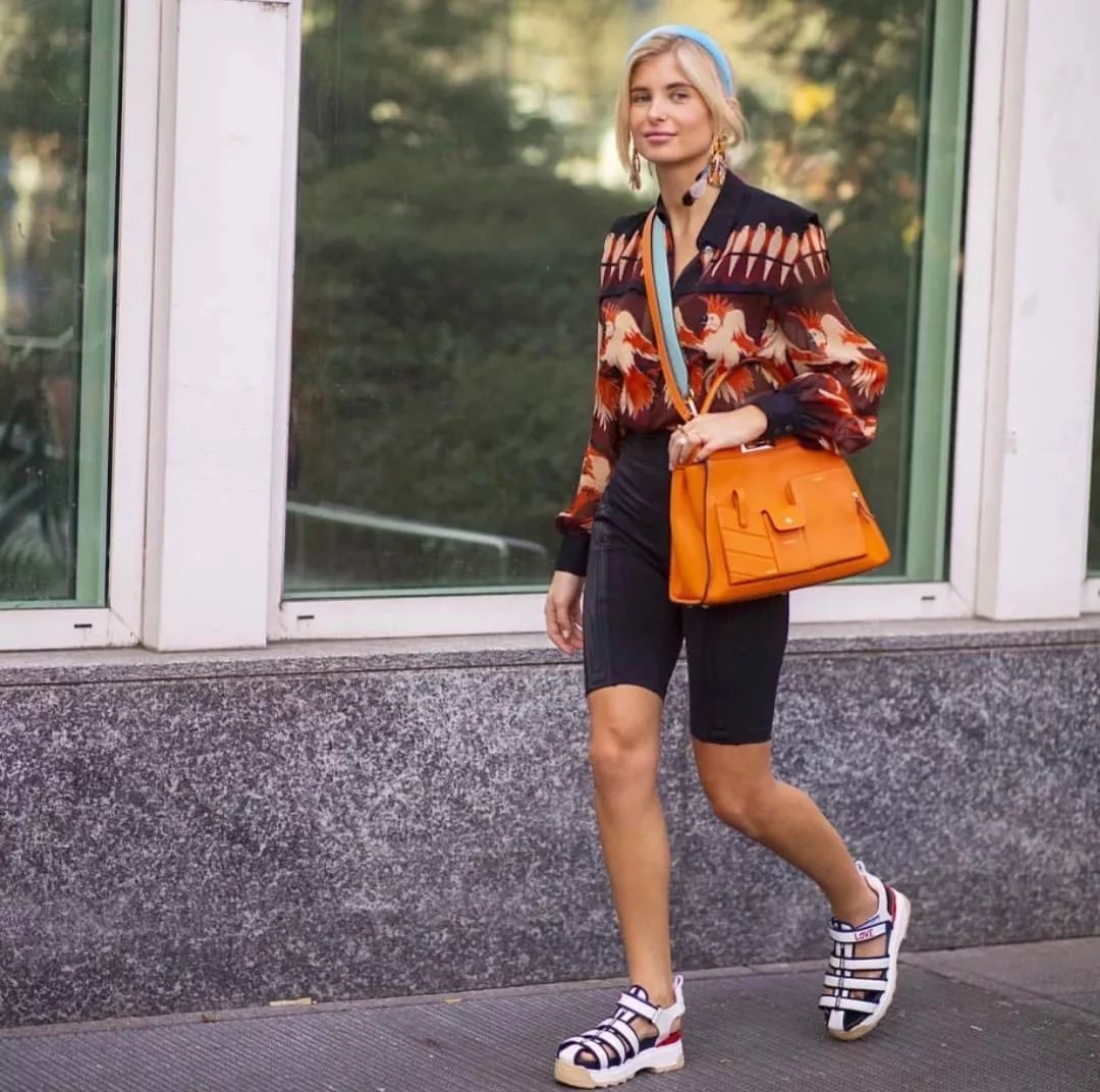 今年夏天这几款凉鞋真的美哭了,这个夏天让你美炸的凉鞋