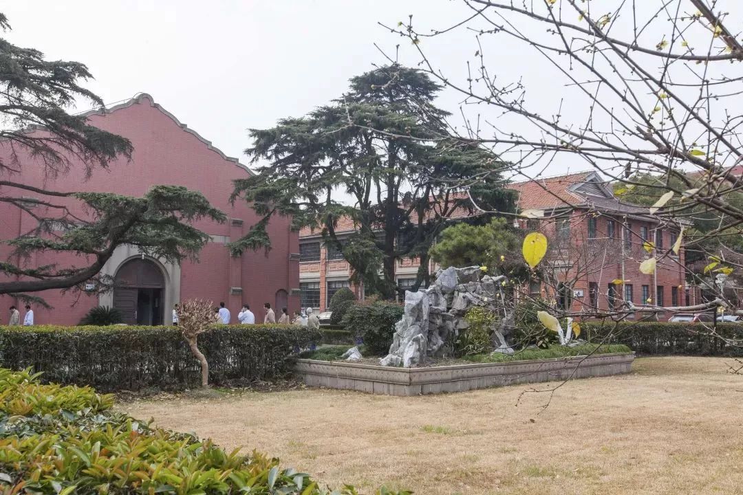 没事不敢进，有事不想进，闵行这座神秘的红房子竟大有来头！