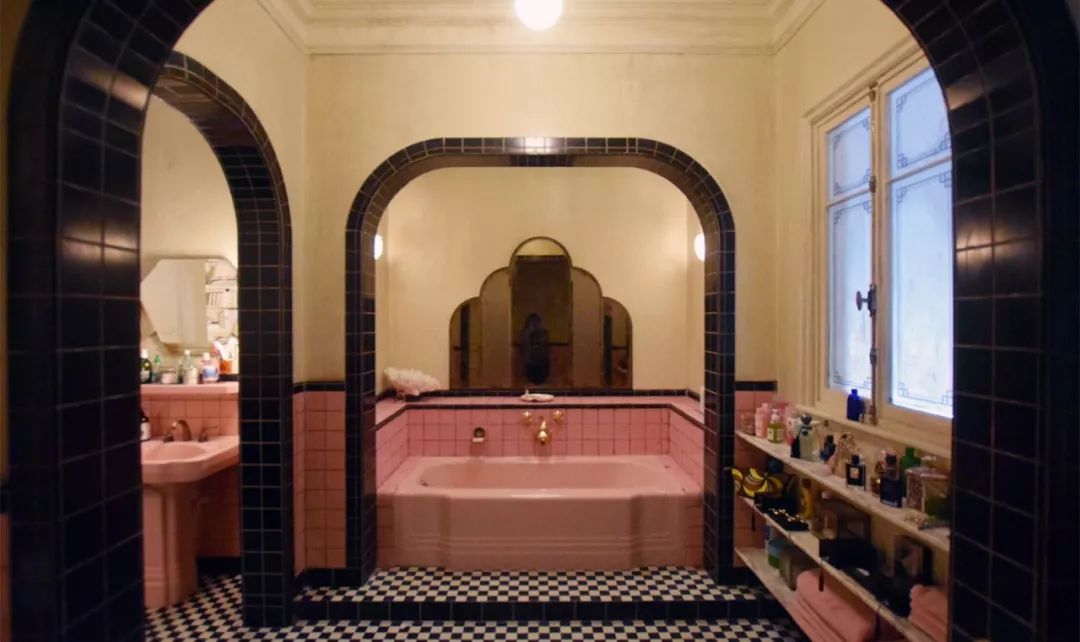 穿最粉的衣服跳最酷的舞,穿最粉的衣服唱最快的rap