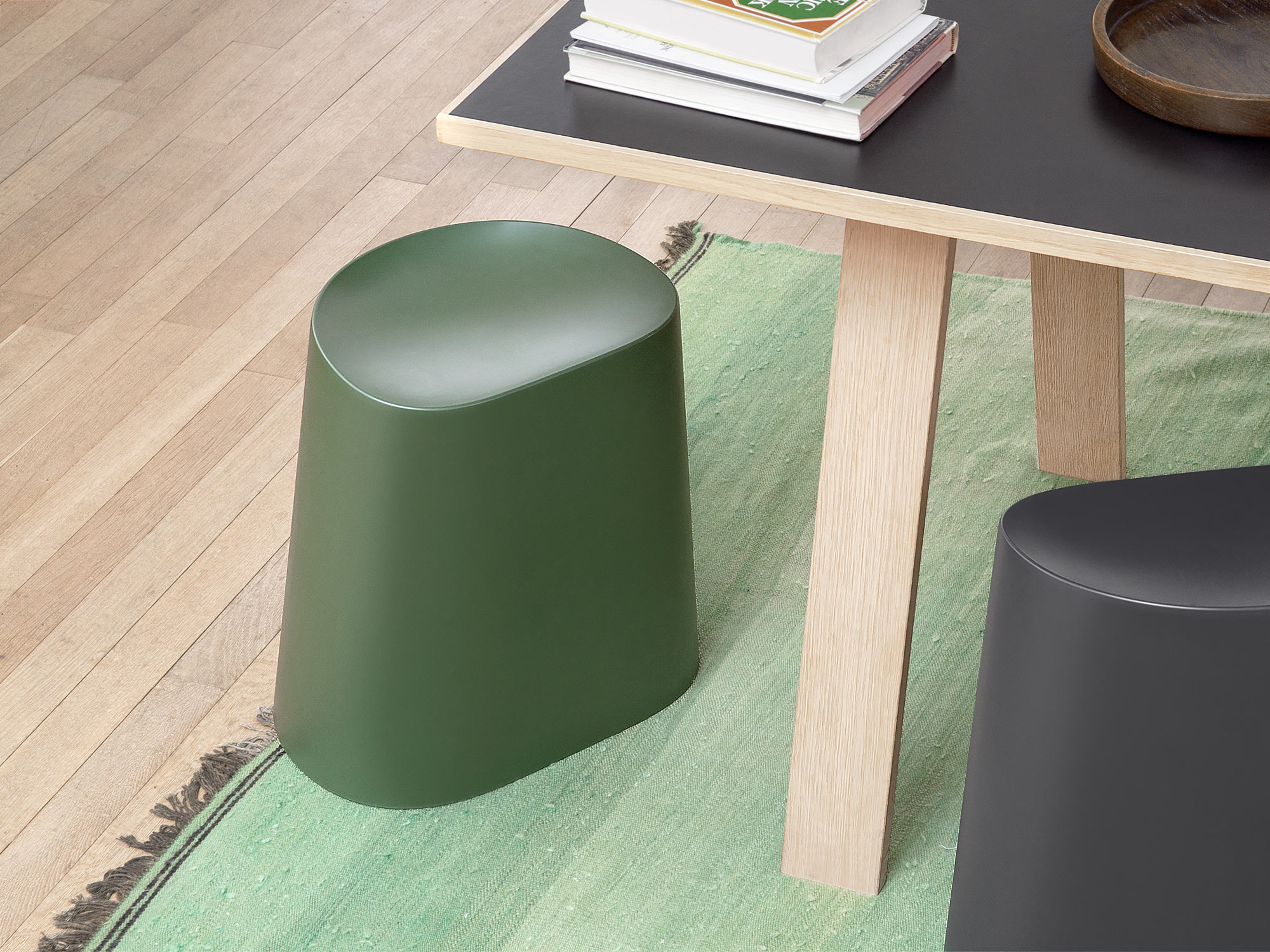 对于他来说：「奖杯」这种东西，还不如「烟灰缸」有用呢！