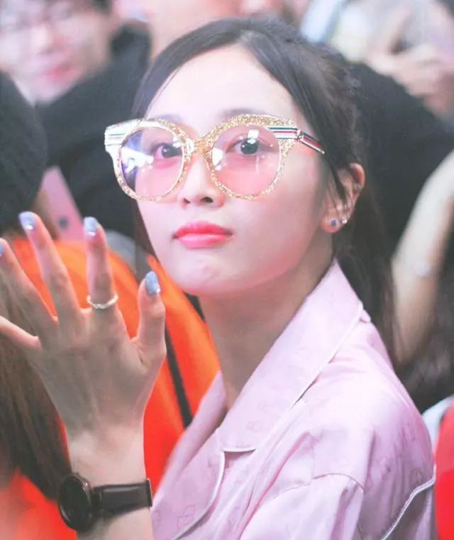 花钱减压|戴上太阳镜就能更阳光，不信请看宋茜和春春的脸！