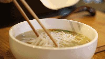 昆明北市区最正宗的过桥米线,昆明潮玩城