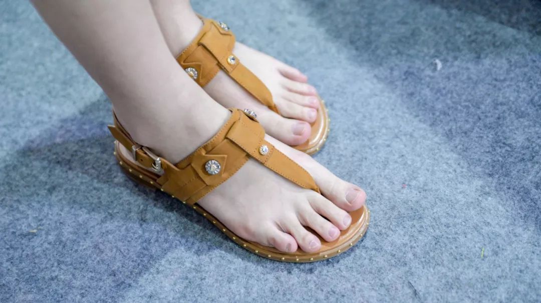 金利来1折店,金利来买一送一特卖活动