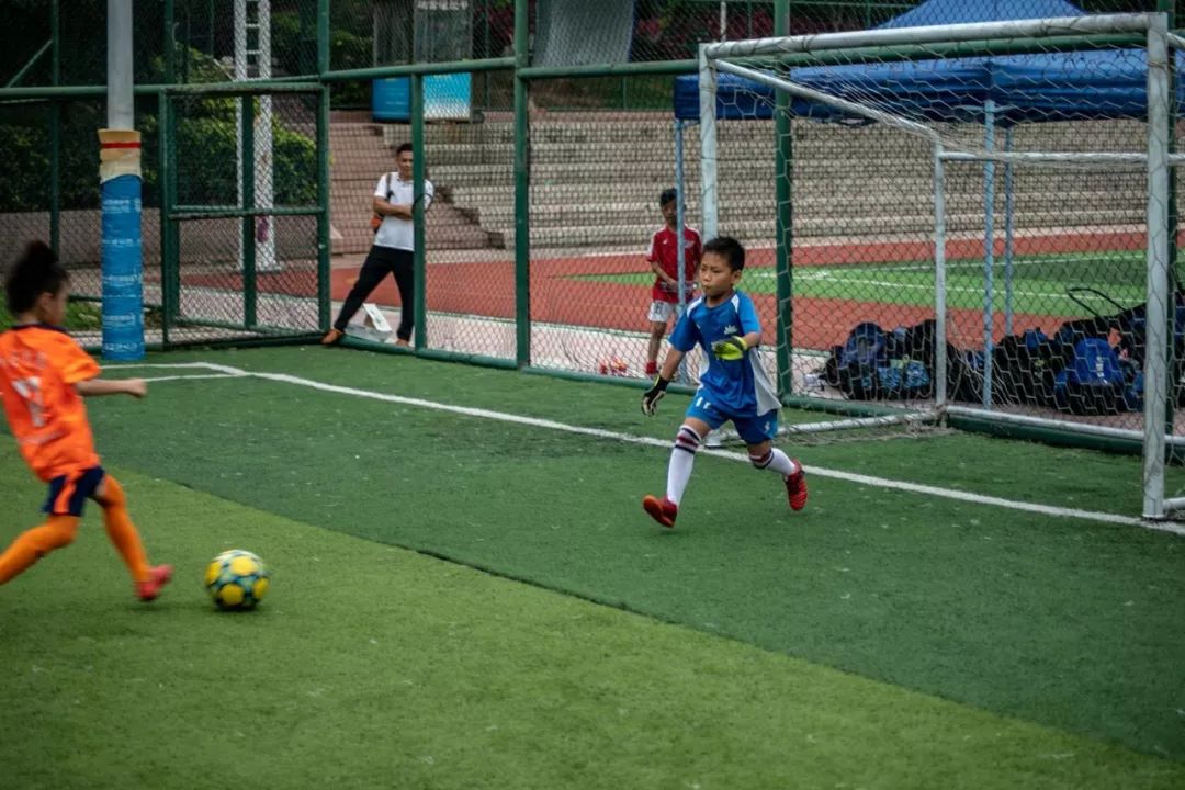 东莞松山湖晚上哪里最热闹,松山湖风景区足球场