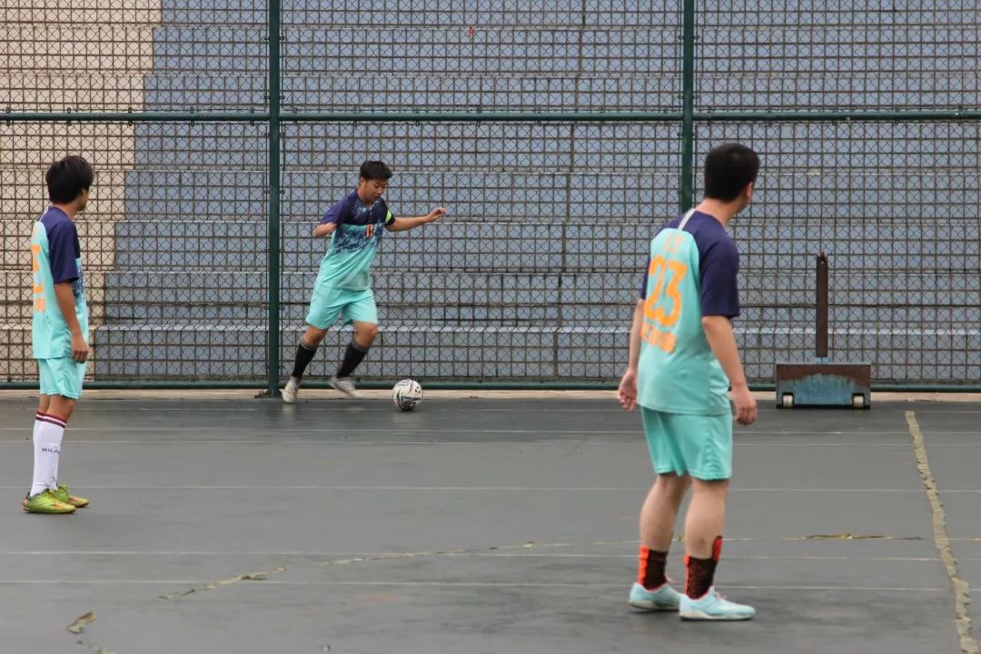 足球队勇夺冠军,喜报我校足球队喜获甲组乙级亚军