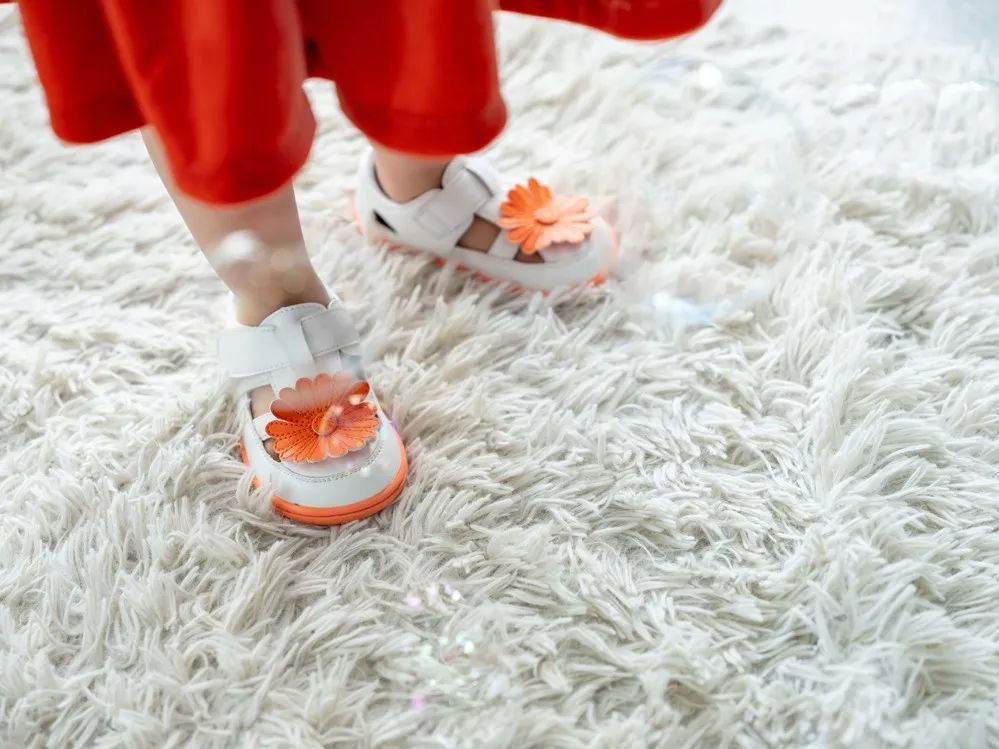 不烧脚又好看的运动风凉鞋推荐,小蓝羊凉鞋男测评