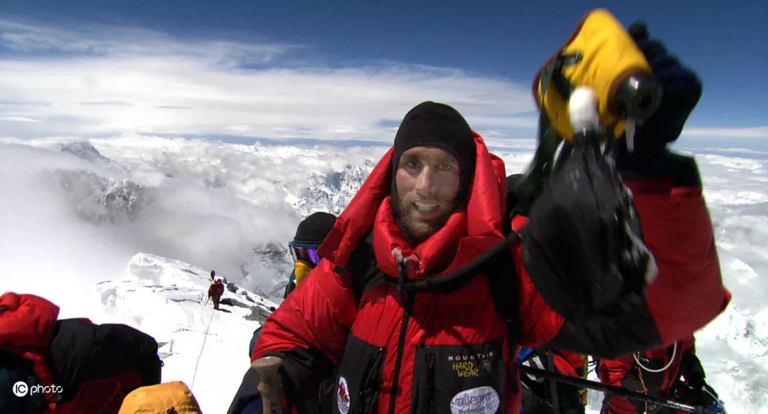 1950年登顶珠峰高清图,珠峰66年登山视频