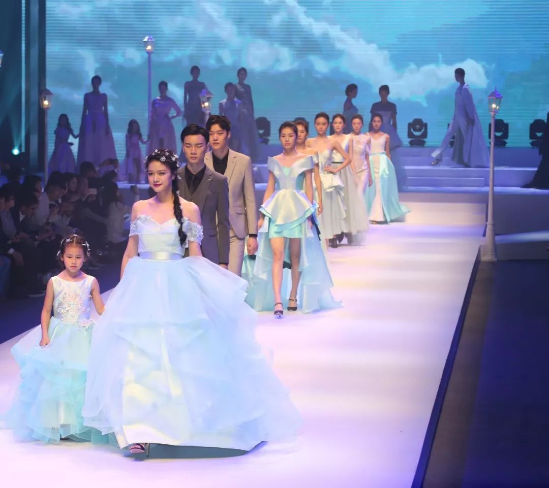 中国国际时装周2024年童装专场,2019年春季童装秀