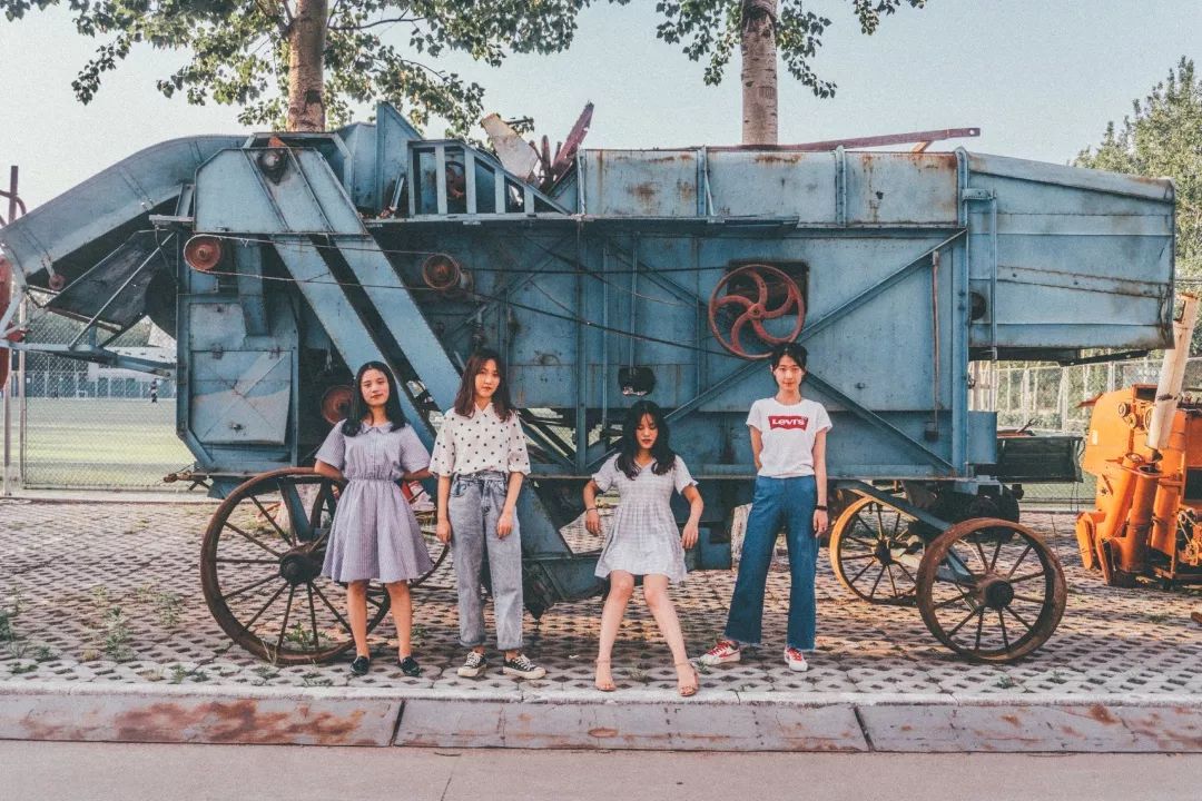 毕业打卡拍照,毕业拍写真照哪家好