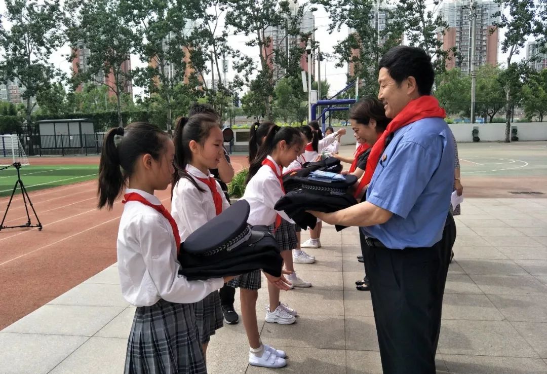 法护童心||北京市检一分院为小学生送去特别的六一礼物