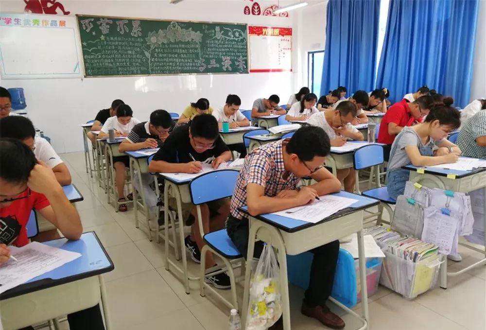 筑巢引凤蝶舞花开——利州区委常委、组织部长张宗虎一行莅临万达中学视察人才工作