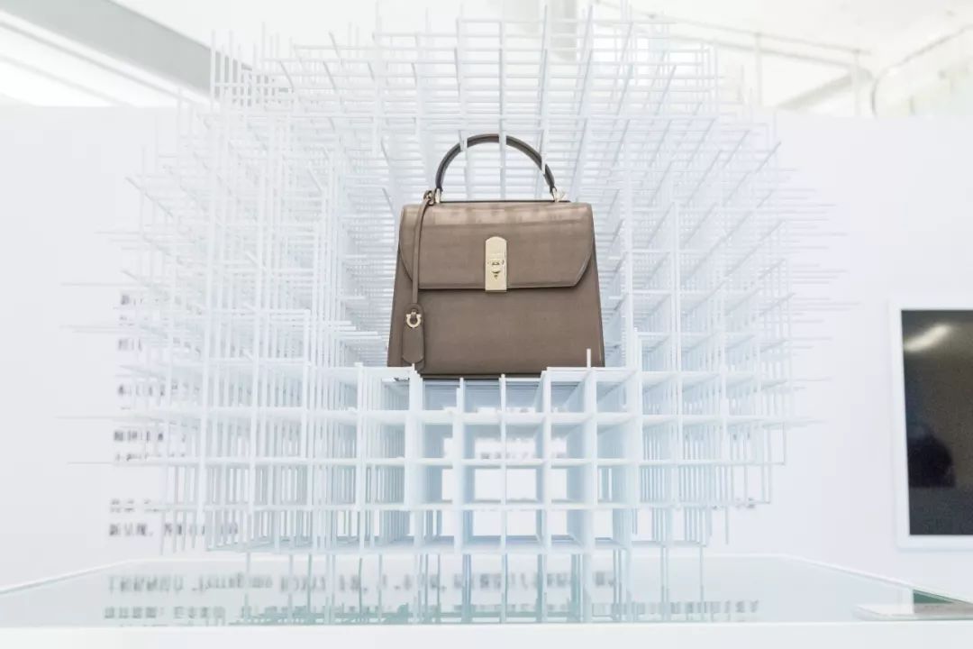 回看五月时髦事宇舶再度携手JINGART