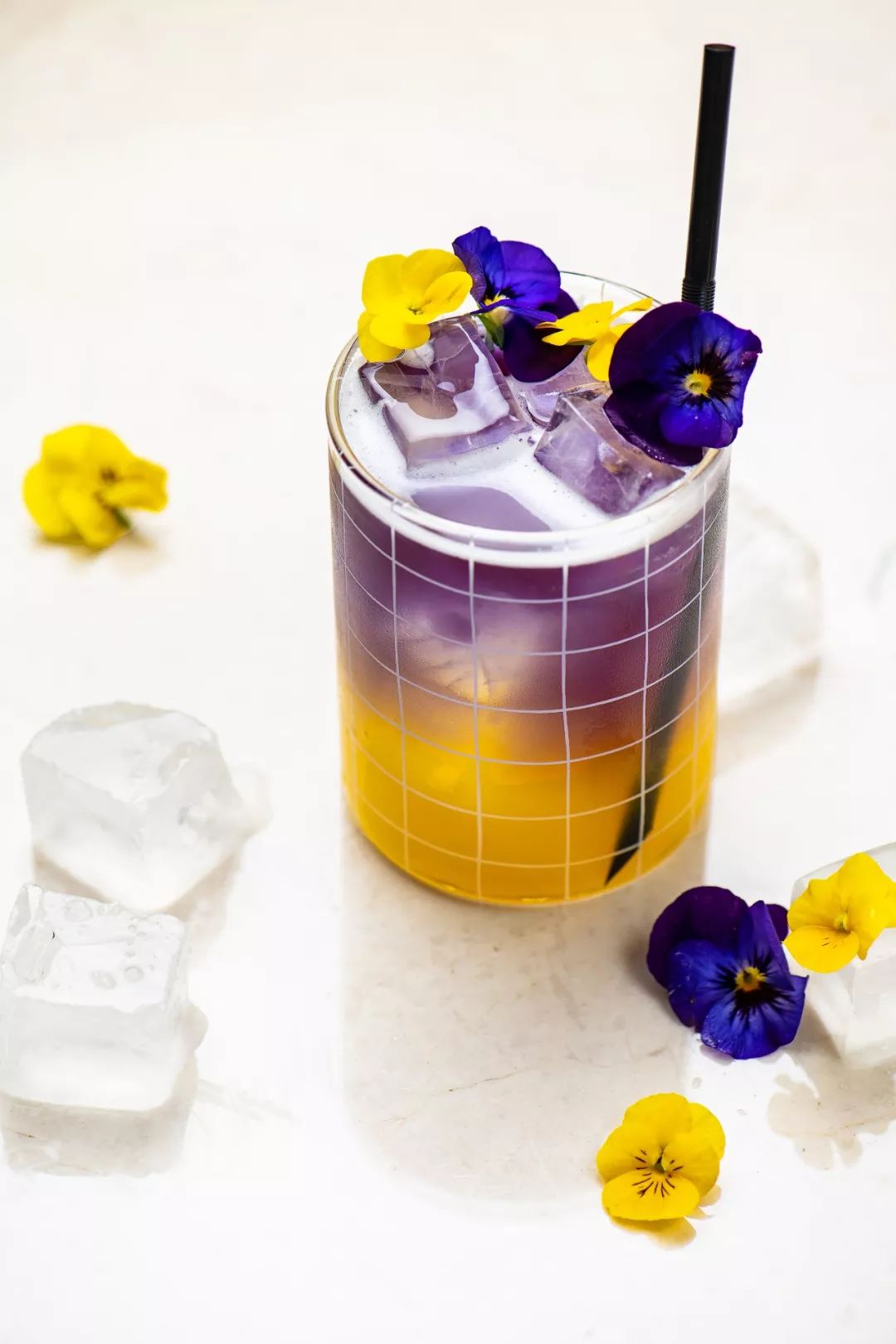 回看五月时髦事宇舶再度携手JINGART