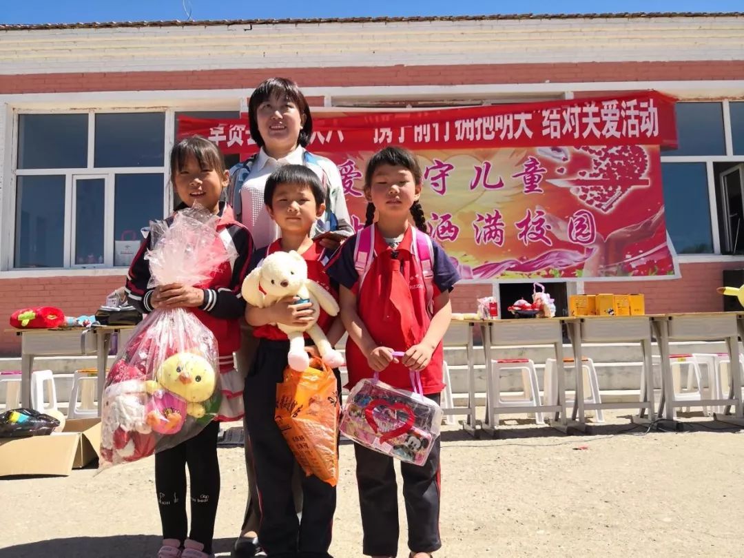 区妇联慰问六一儿童,社区妇联六一儿童节活动