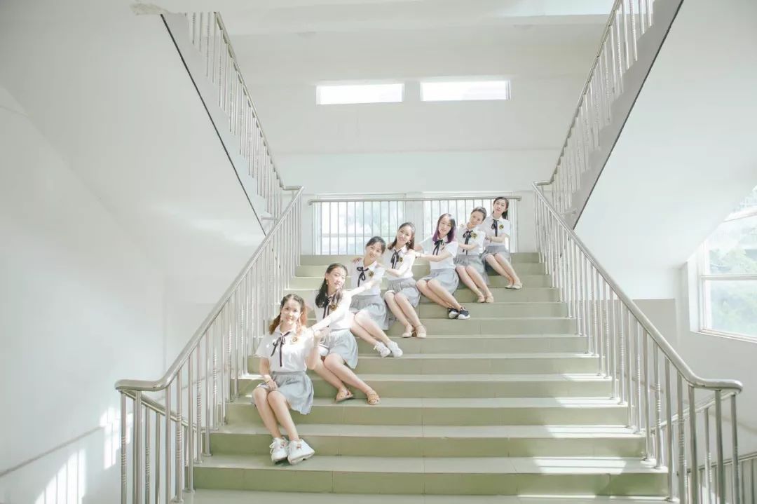 怎么拍出来的毕业照才好看,毕业了拍毕业照怎样好看