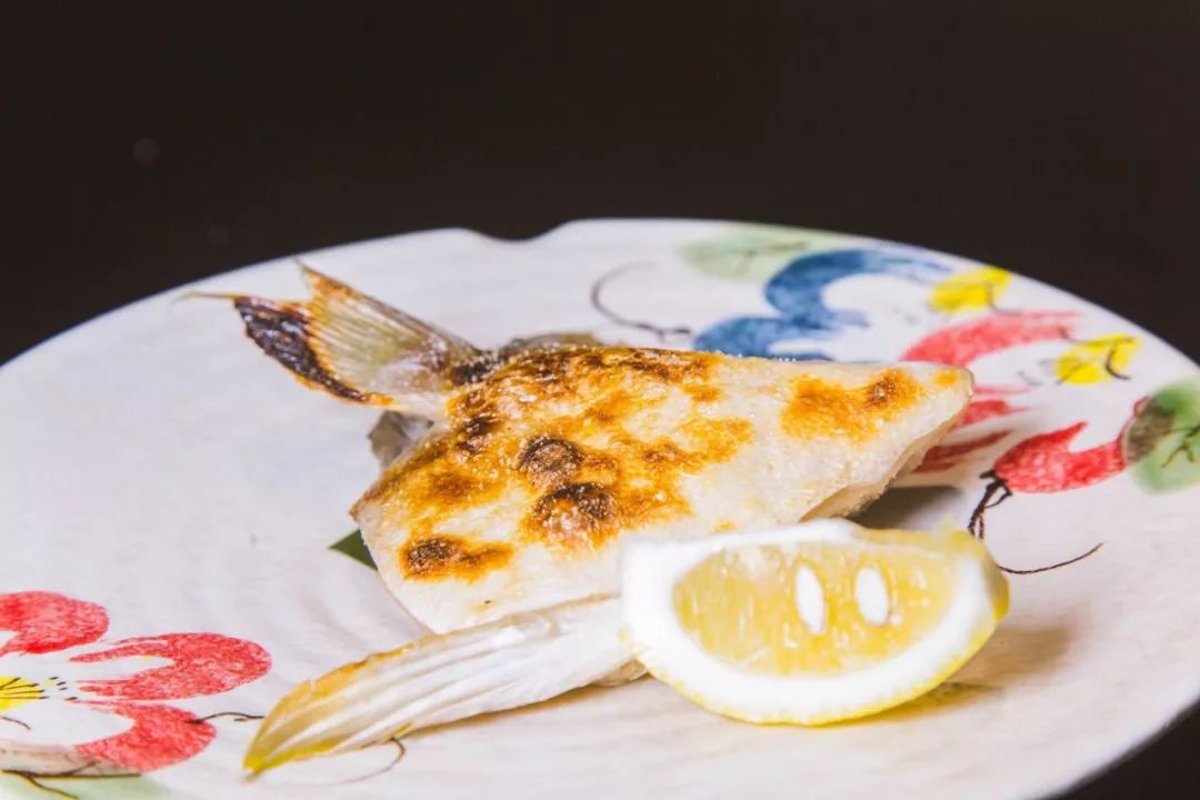 镇江宝藏日料店！15层生猛「云梯刺身」无限续，120+种自助不限量