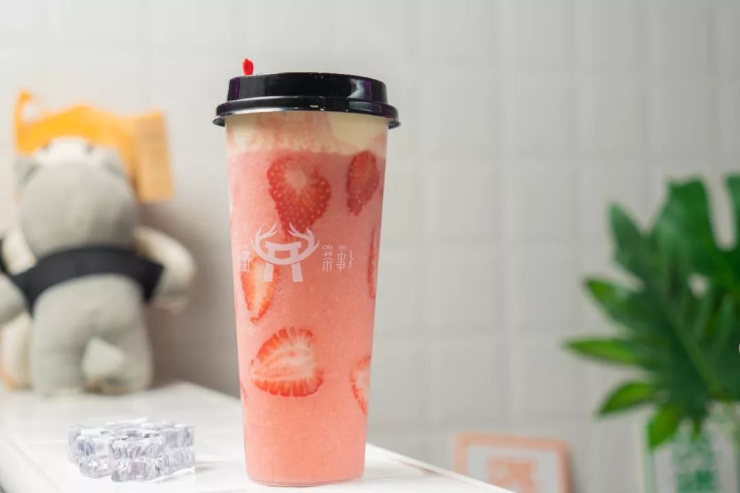 喝下一杯“星空”!探秘出片率200%的奶茶店,引众人打卡的秘密竟然是...