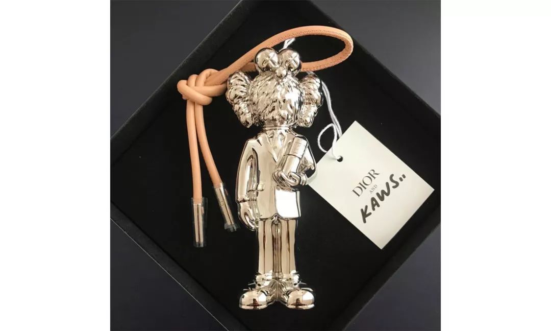 diorkaws联名香水,迪奥kaws联名黑色