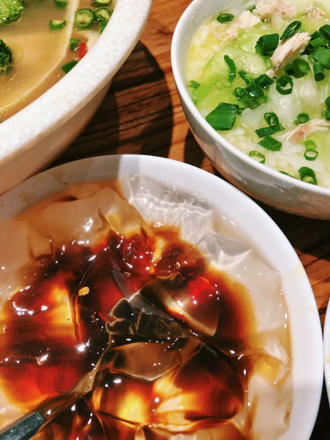 雨女有瓜|我去成都LV展出差的24小时吃成了真实的猪