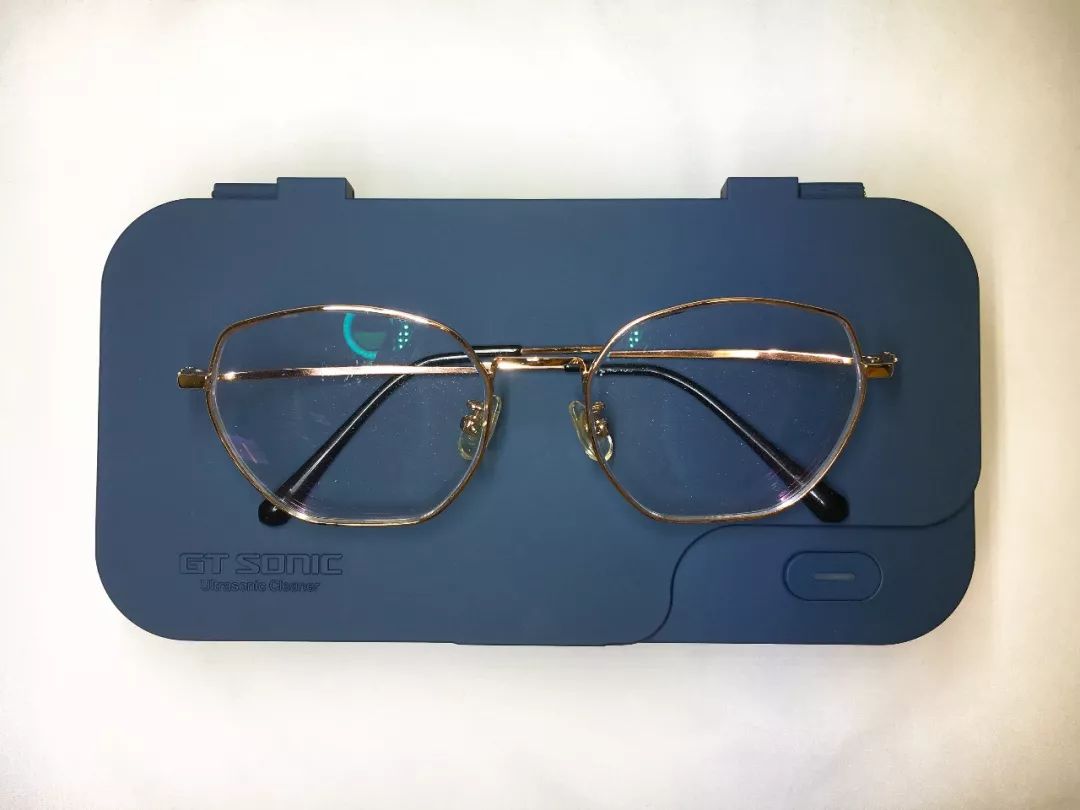 眼镜真正的清洁方式,眼镜总是脏脏的擦不干净