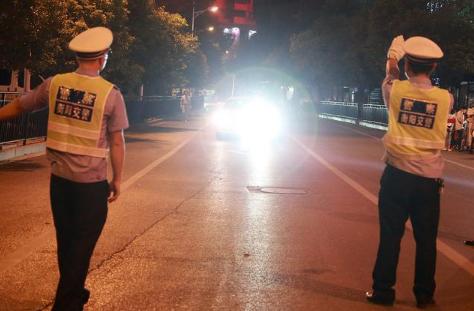 教您十大安全驾驶技巧,安全驾驶100个技巧