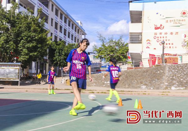 山里娃的足球梦,山里娃娃的足球梦原版