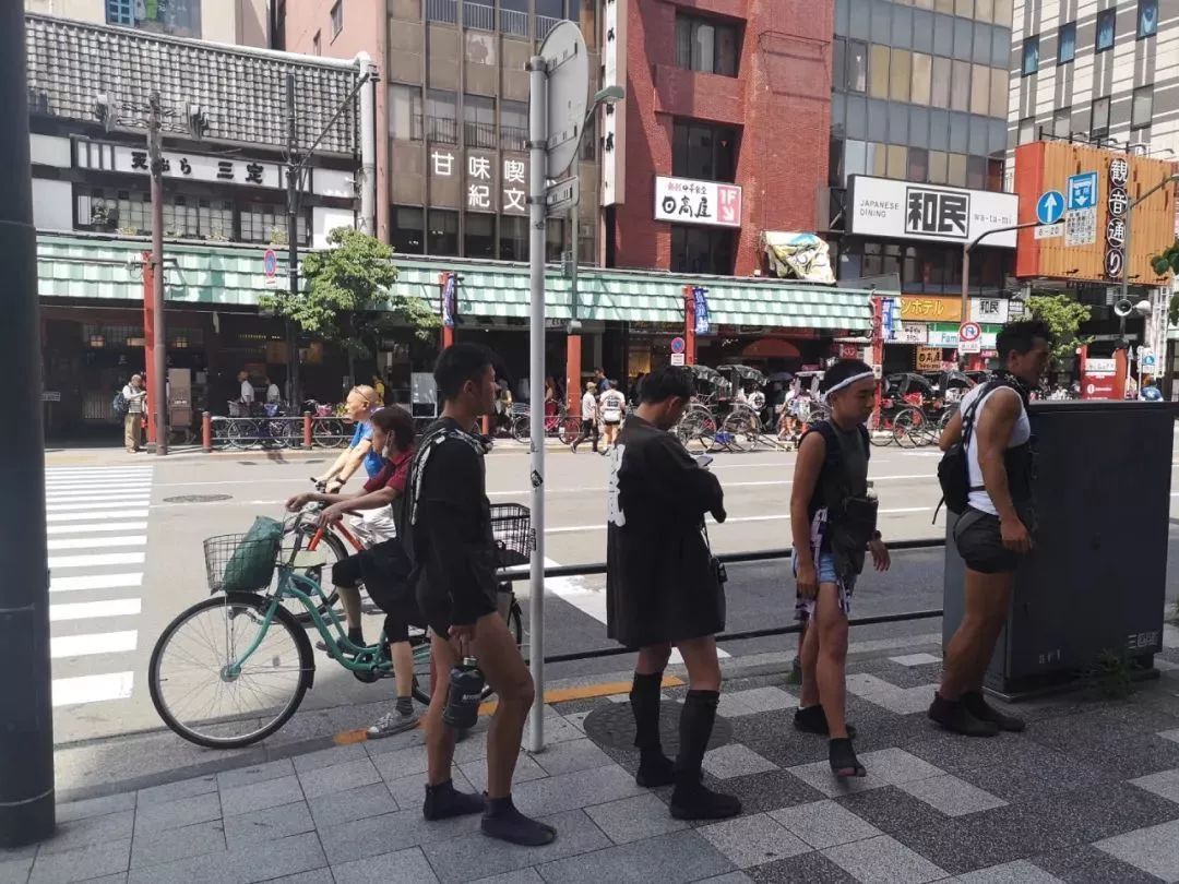 为什么现在人都喜欢去日本 (为什么很多人喜欢去日本)