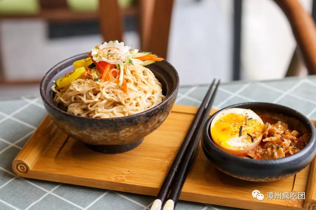 街上找不到一家餐馆开门,店里附近的人找不到