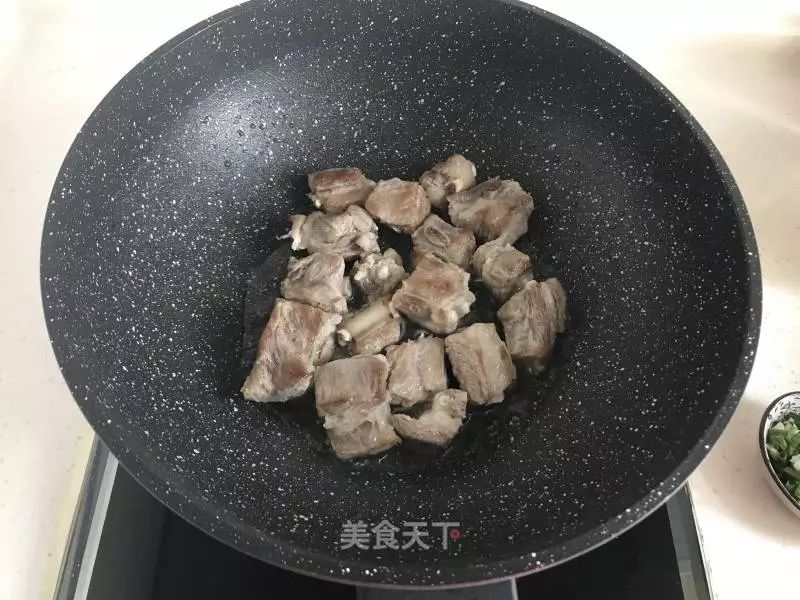 10分钟搞定的懒人焖饭有肉有菜 (懒人焖饭一锅就搞定重点是巨好吃)
