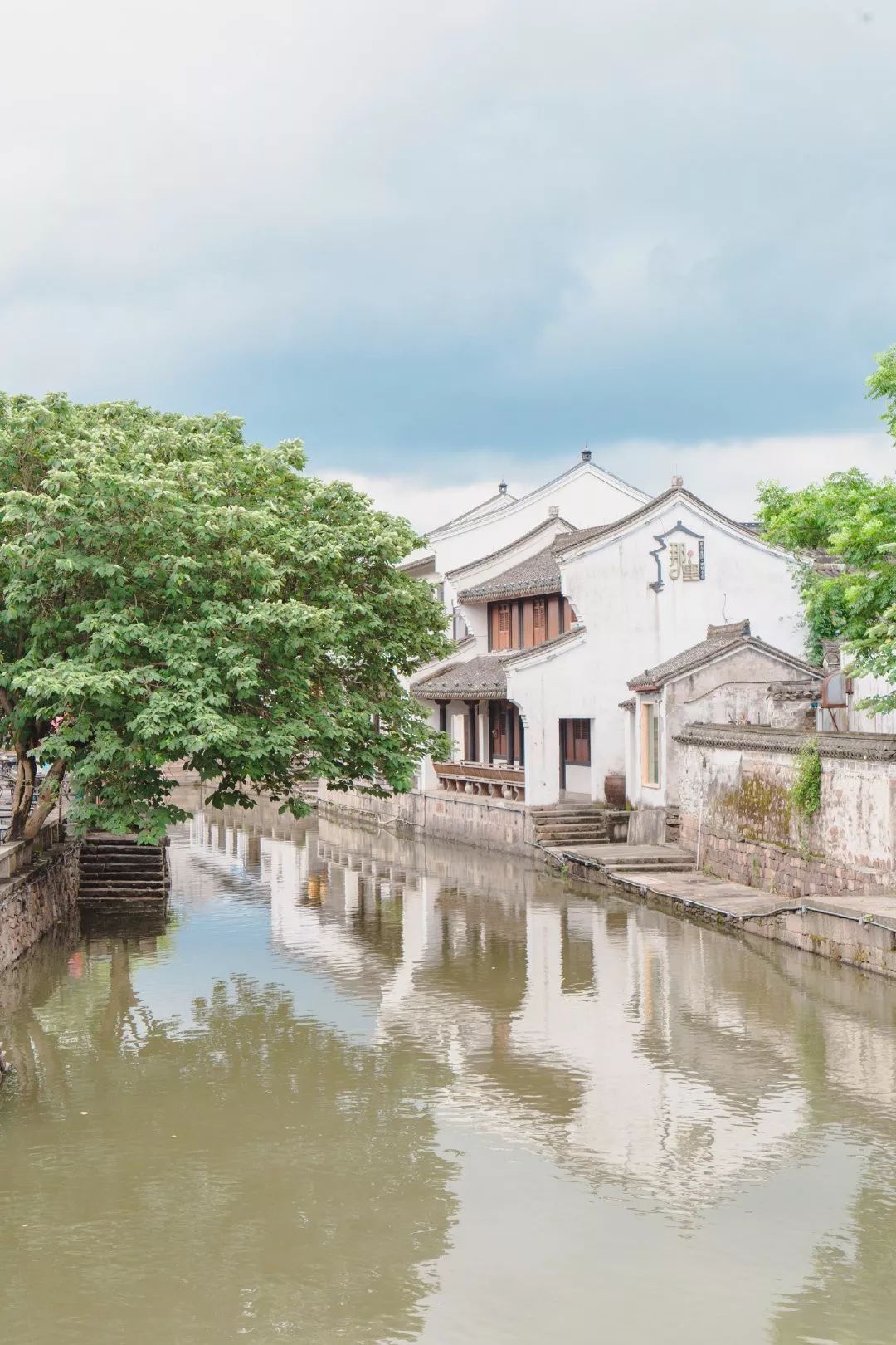 这座跟着周杰伦空降热搜的杨梅味小城,休渔期也能让你吃得满嘴鲜