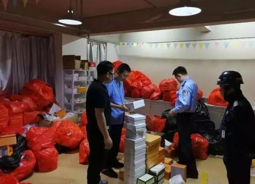 进价500卖2万650%暴利你老婆还抢着要！揭奢侈品海外代购造假黑幕