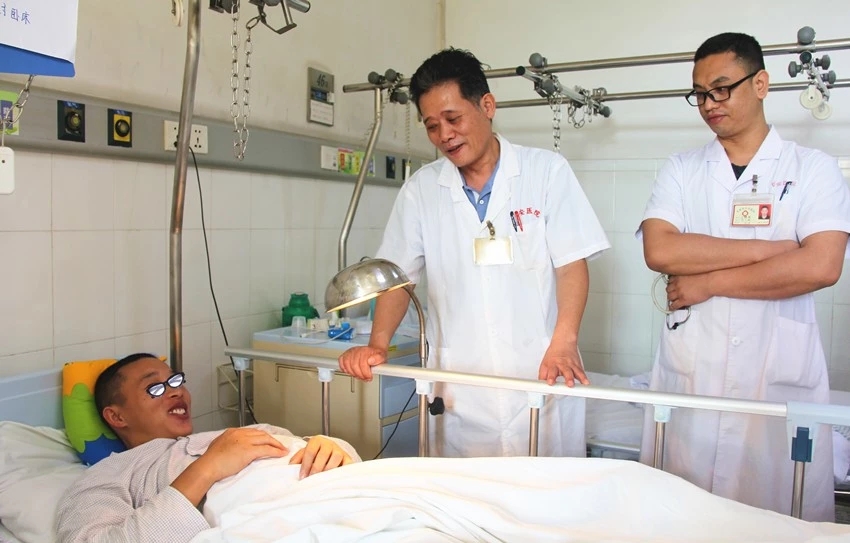 装修工失手割断动、静脉失血超3000毫升东莞“硬核”医生将其救回