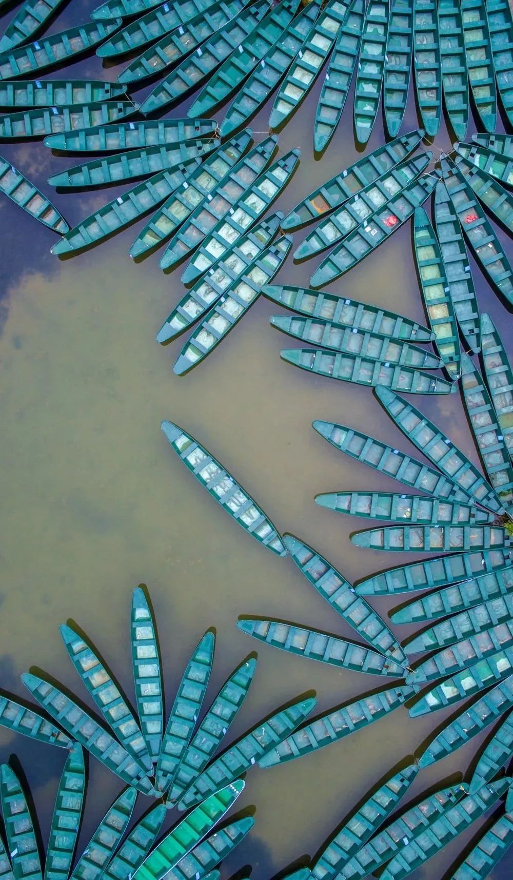 「荐读」朋友圈消失两年，他独自航拍中国，照片惊艳世界