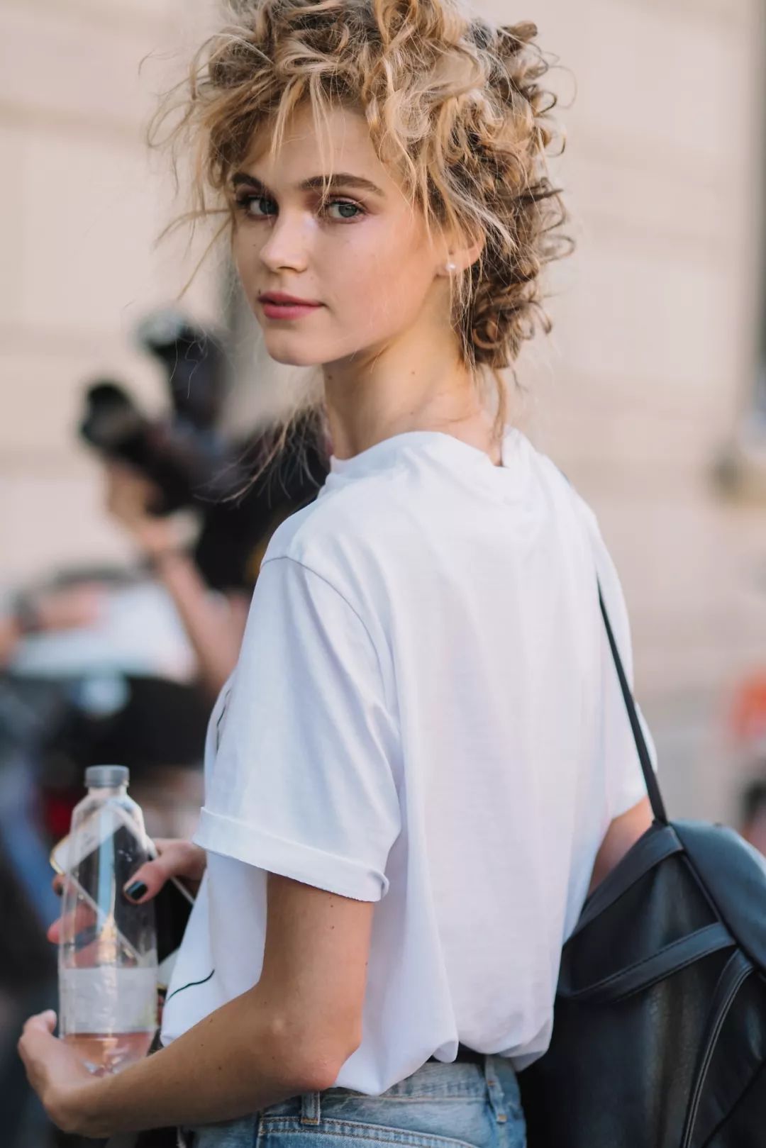 天气冷了什么面料又透气又暖和,穿上很凉爽的布料