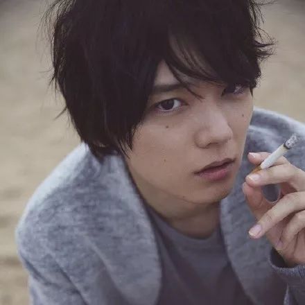 这个六月，接连的婚讯让我仿佛失去了世界……