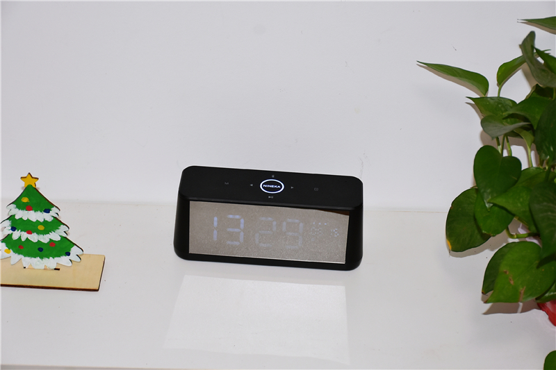 复古蓝牙音箱学生党开箱,手提式蓝牙音箱开箱测评