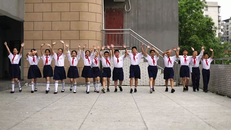 郴州市宜章县第七完全小学校服,校服最美学校